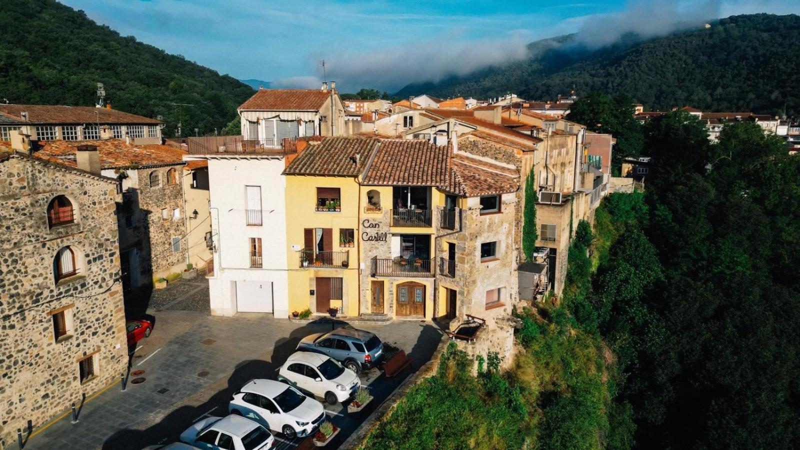 Can Castell Castellfollit de la Roca Luaran gambar